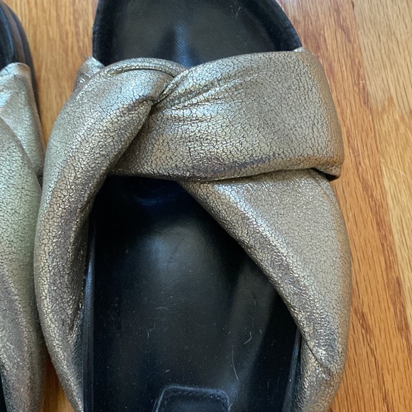 Chloe Slides - Picture 2 of 6